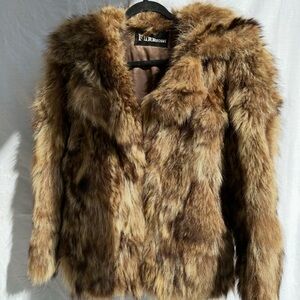 Women’s Short Natural Fur Raccoon Jacket. Size Small